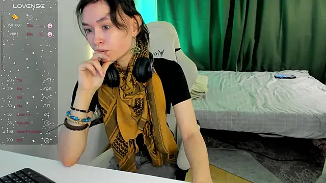 Emily Strikeee online show from 01/13/26, 10:31