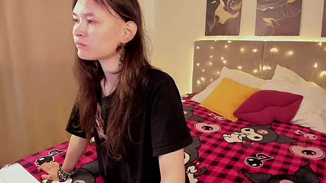 Emily Strikeee online show from 05/14/26, 01:56