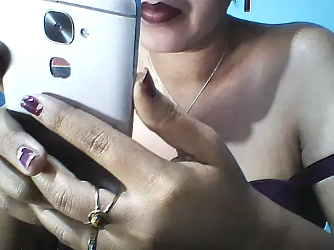 layanah12 online show from 02/21/25, 06:26