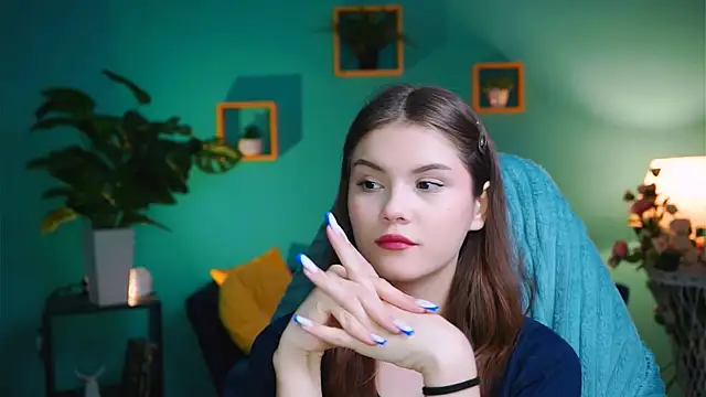 EvaThopson online show from 12/04/24, 08:12