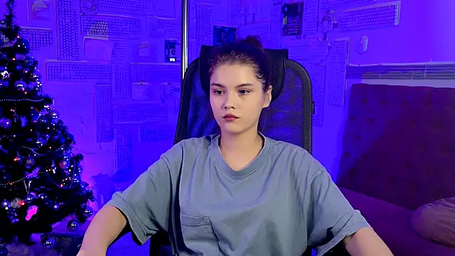 EvaThopson online show from 12/12/24, 08:03