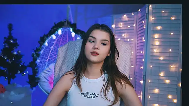 EvaThopson online show from 12/14/24, 10:34