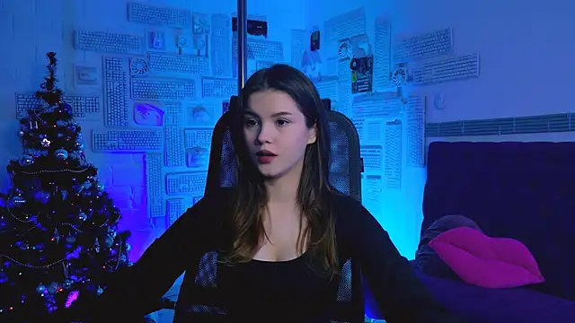 EvaThopson online show from 12/26/24, 12:05