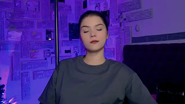 EvaThopson online show from 02/01/25, 12:05