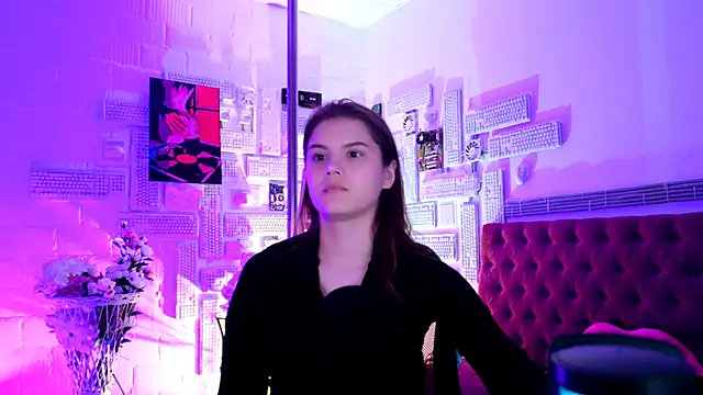 EvaThopson online show from 02/13/25, 06:48