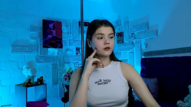 EvaThopson online show from 03/10/25, 01:21