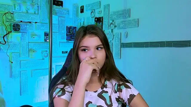 EvaThopson online show from 09/29/25, 11:59