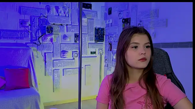 EvaThopson online show from 10/02/25, 10:33