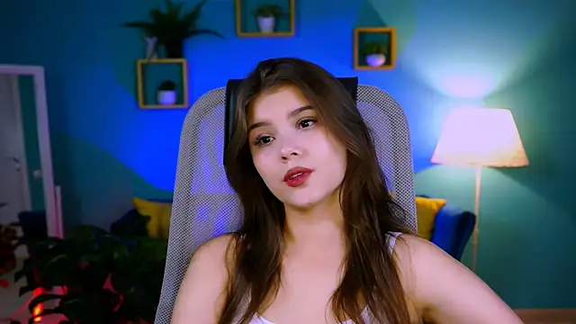 EvaThopson online show from 10/17/25, 11:35