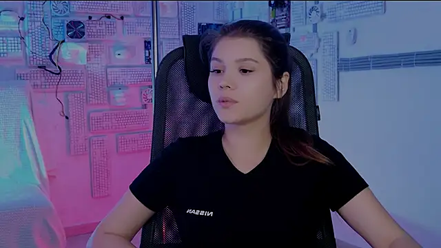 EvaThopson online show from 11/20/25, 11:43