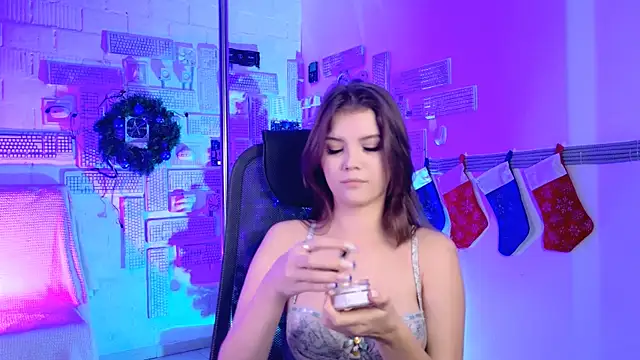 EvaThopson online show from 12/19/25, 06:09