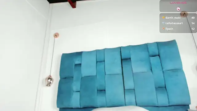 mia  fernandez online show from 03/30/26, 07:15