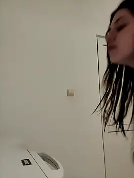 leeya lee online show from 02/10/25, 07:49