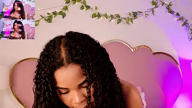 NahiaraReina online show from 02/10/26, 01:48