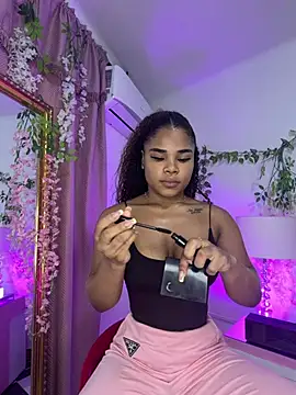 NahiaraReina online show from 07/10/26, 03:03
