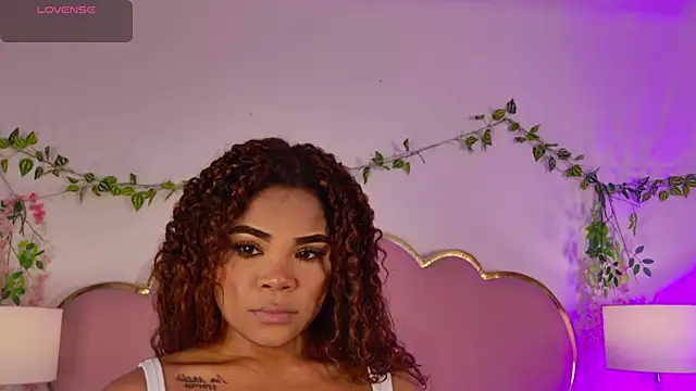 NahiaraReina online show from 07/20/26, 01:46