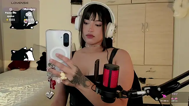 Ju Kyung online show from 10/26/25, 01:33