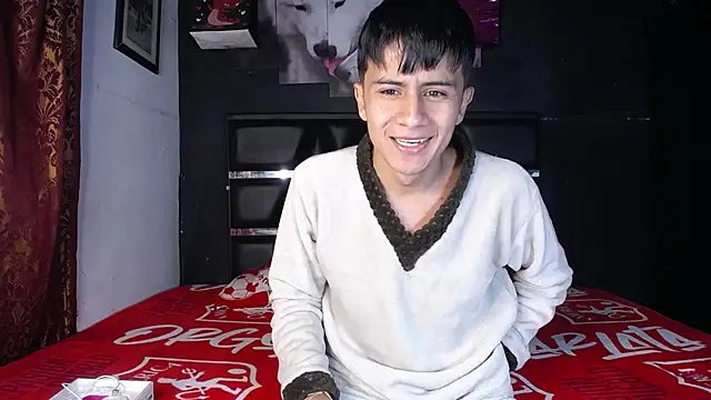 Snapshot of The__Rodriguez chatting on 03/06/25, 01:37 The Rodriguez online show from 03/06/25, 01:37