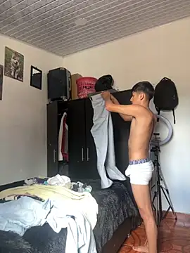 Snapshot of The__Rodriguez chatting on 09/10/25, 05:35 The Rodriguez online show from 09/10/25, 05:35