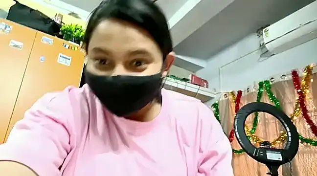 Snapshot of Deshi_Chori chatting on 02/12/25, 11:18 Deshi Chori online show from 02/12/25, 11:18