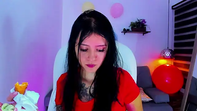 yenny garcia online show from 10/31/25, 01:34