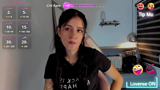 Snapshot of yenny_garcia chatting on 04/18/26, 02:43 yenny garcia online show from 04/18/26, 02:43