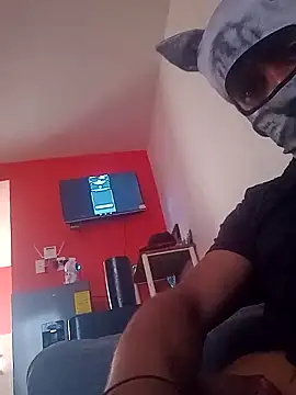 Snapshot of raiu1257 chatting on 12/25/24, 10:37 raiu1257 online show from 12/25/24, 10:37