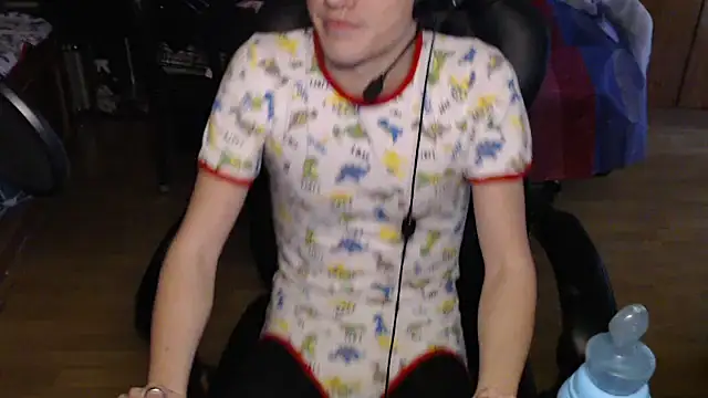 BabyDracoDarkfang online show from 03/28/26, 11:21