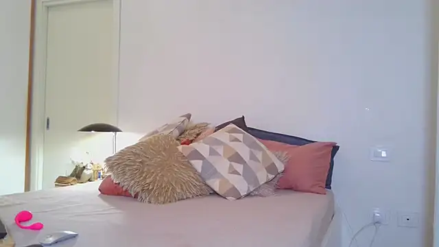 JuliaMartini online show from 01/15/26, 09:47