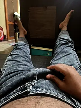 AlamJi07 online show from 02/12/25, 08:07