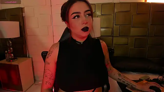 AnnikaMerliahh  online show from 03/05/25, 12:00