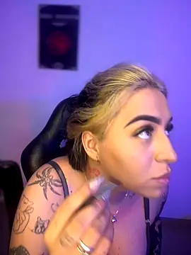 AnnikaMerliahh  online show from 11/14/25, 03:16