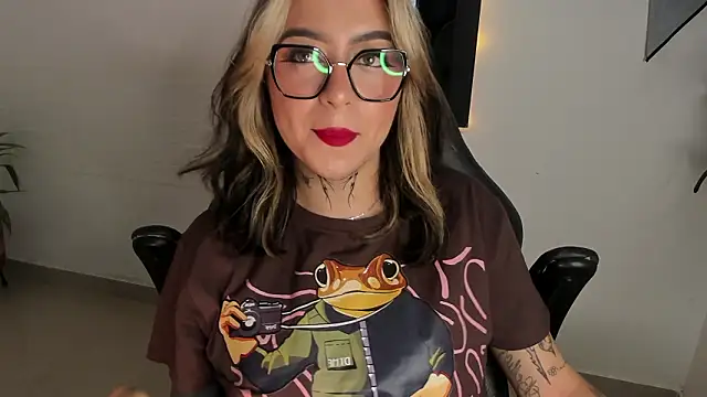 AnnikaMerliahh  online show from 02/03/26, 01:27