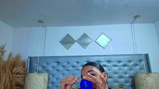 EileenBenzon online show from 11/15/25, 06:15