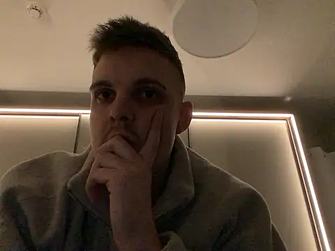 neilho1 online show from 12/30/24, 05:55