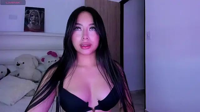 Snapshot of gaby_desire777 chatting on 05/16/26, 05:04 gaby desire777 online show from 05/16/26, 05:04