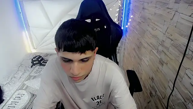 Brayan lopezz online show from 12/04/24, 05:55