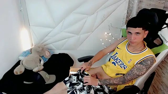 Brayan lopezz online show from 02/04/25, 03:47