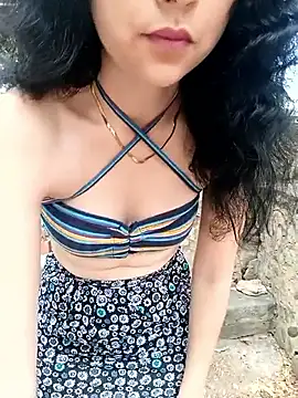 sweet outdoor charm online show from 09/19/25, 07:47