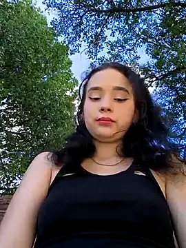 sweet outdoor charm online show from 11/01/25, 07:49