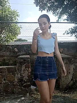 sweet outdoor charm online show from 12/18/25, 02:12