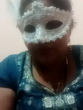 Snapshot of seemi_bhabhi chatting on 02/05/25, 08:46 seemi bhabhi online show from 02/05/25, 08:46