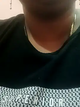 Snapshot of seemi_bhabhi chatting on 02/07/25, 12:53 seemi bhabhi online show from 02/07/25, 12:53