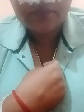 Snapshot of seemi_bhabhi chatting on 02/14/25, 04:52 seemi bhabhi online show from 02/14/25, 04:52