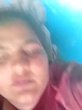 Snapshot of seemi_bhabhi chatting on 03/04/26, 09:15 seemi bhabhi online show from 03/04/26, 09:15