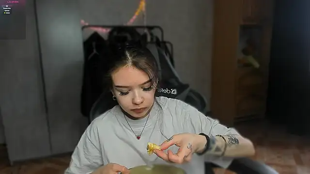 SweetyDeviliya online show from 04/09/26, 04:12