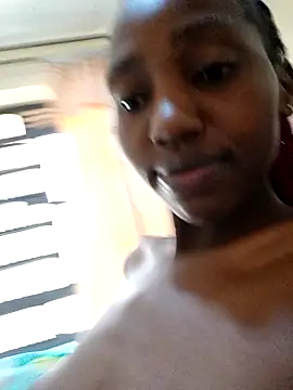 Snapshot of Beee25 chatting on 12/01/25, 08:52 Beee25 online show from 12/01/25, 08:52