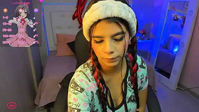 EMALINDA  HILSS online show from 02/17/25, 11:55