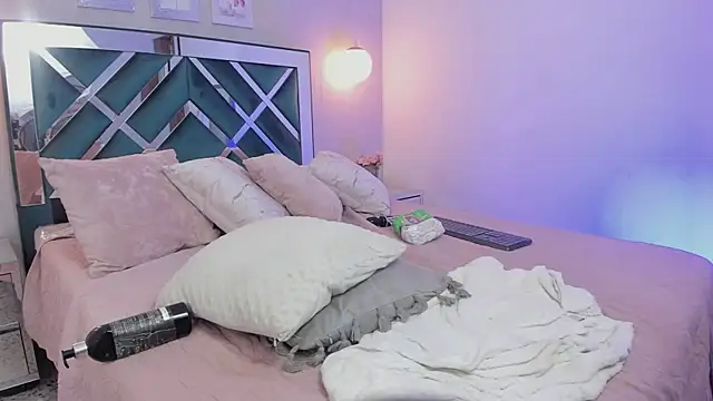 ibella7 online show from 02/17/25, 03:15