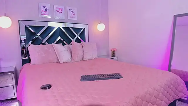 ibella7 online show from 12/05/25, 07:32